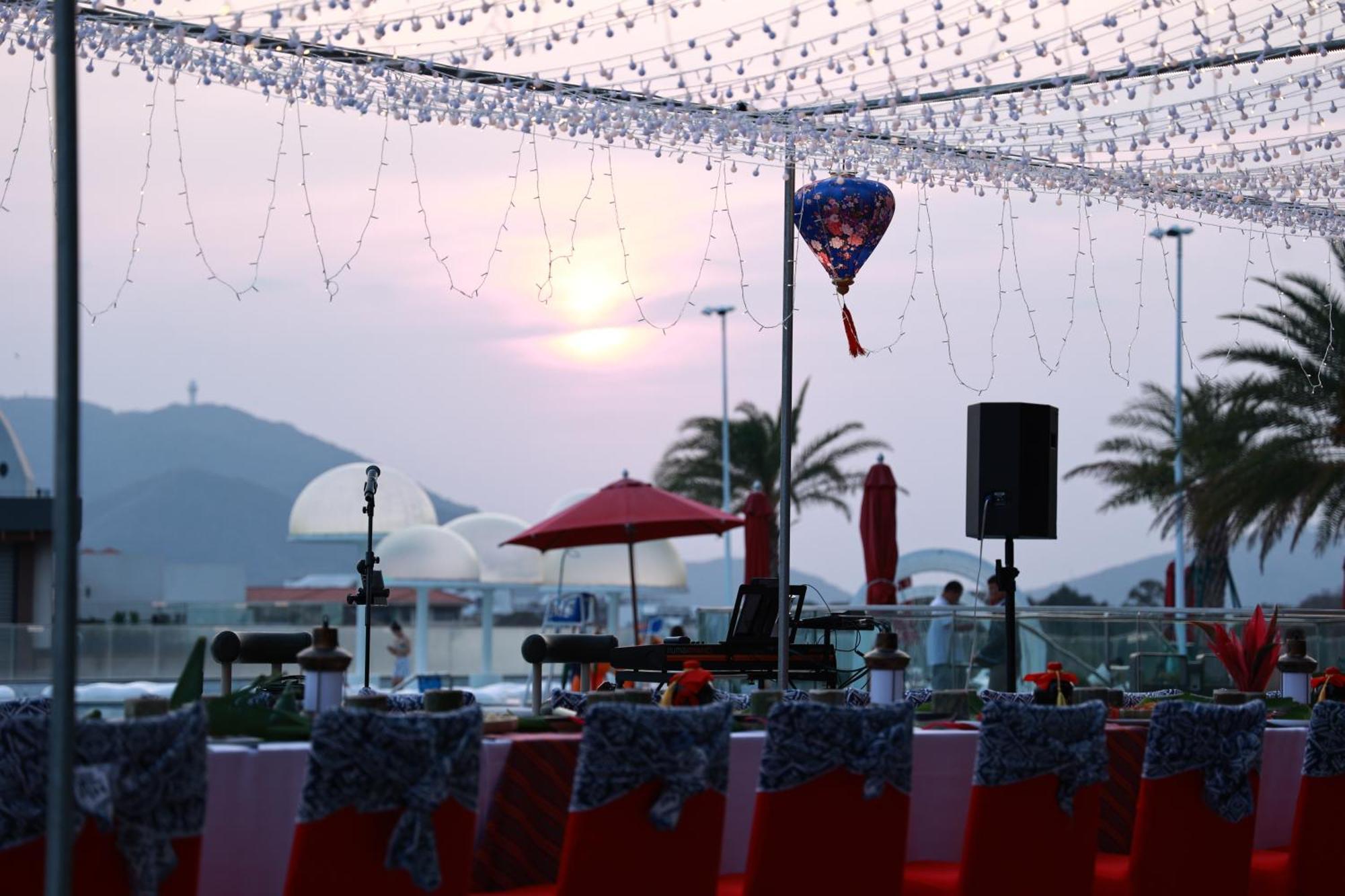 Holiday Inn & Suites Sanya Yalong Bay Esterno foto